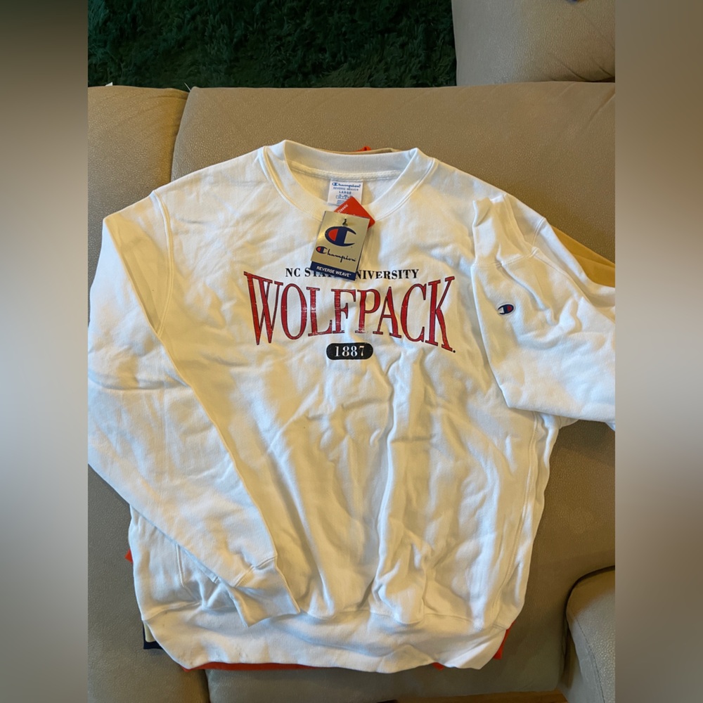 NC State Wolfpack Champion Crewneck Sweatshirt – Size Large – New